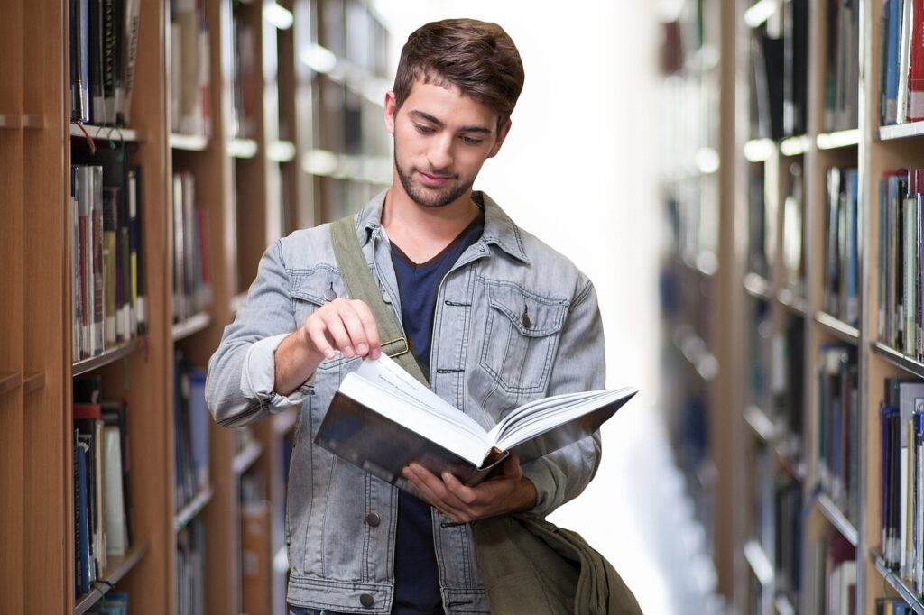 About college student 3500990 1280